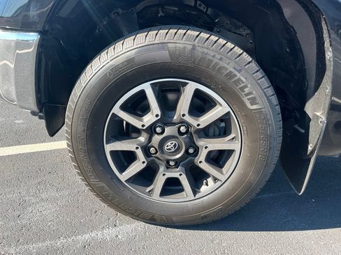 Used 2016 Toyota Tundra SR5 AWD/4WD image 9