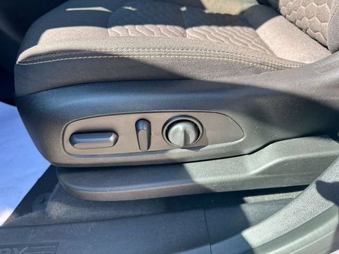 Used 2018 Chevrolet Equinox LT FWD image 36