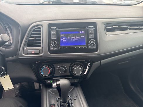 Used 2020 Honda HR-V LX image 14