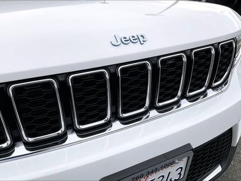 Used 2023 Jeep Grand Cherokee 4WD 4xe image 30