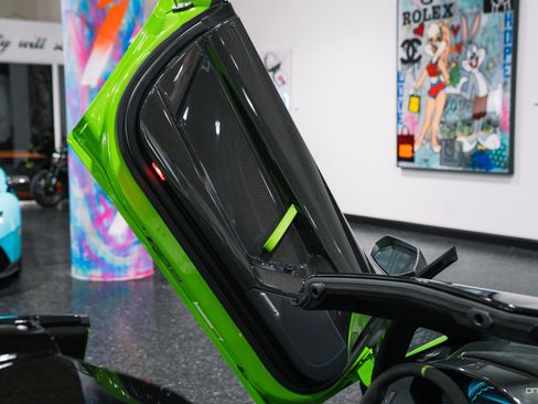 Used 2021 Lamborghini Aventador SVJ image 14