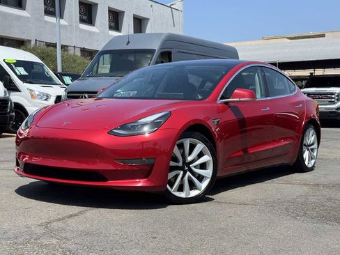 Used 2018 Tesla Model 3 Long Range RWD image 2