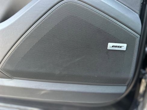 Used 2022 Porsche Cayenne Platinum Edition image 25