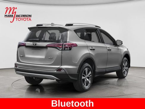 Used 2018 Toyota RAV4 XLE FWD image 2