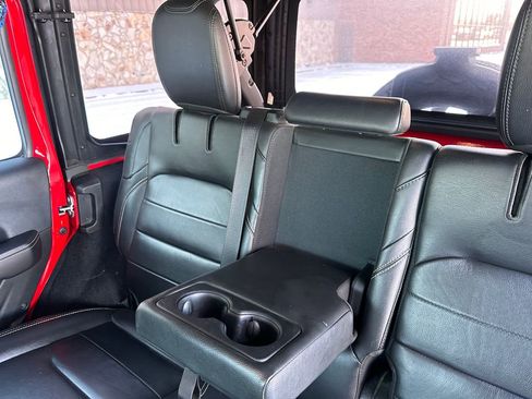 Used 2022 Jeep Wrangler Unlimited Sahara w/ Cold Weather Group image 14