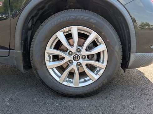 Used 2017 Nissan Rogue SV w/ SV Premium Package AWD/4WD image 10