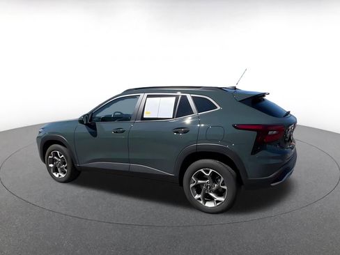 Used 2025 Chevrolet Trax LT image 10