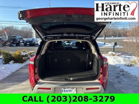 Used 2023 Nissan Pathfinder SL image 10