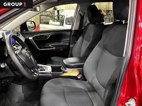 Used 2023 Toyota RAV4 LE AWD/4WD image 8