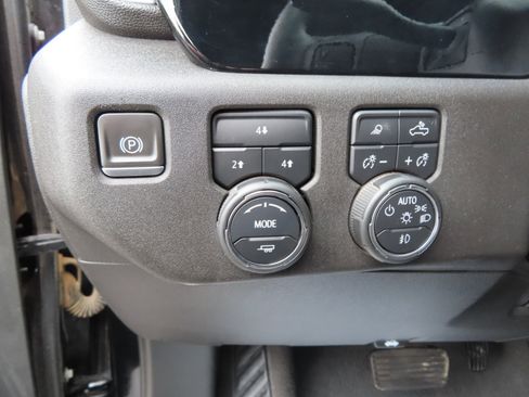 Used 2024 Chevrolet Silverado 3500 LT w/ Safety Package image 36