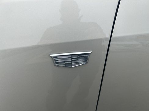 Used 2017 Cadillac XT5 Luxury w/ Driver Awareness Package AWD/4WD image 12