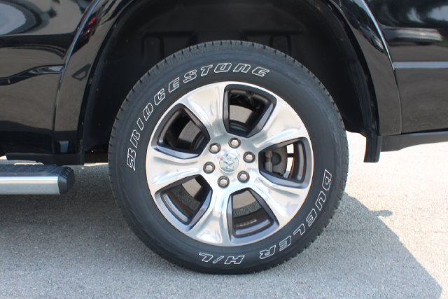 Used 2019 RAM 1500 Laramie AWD/4WD image 37