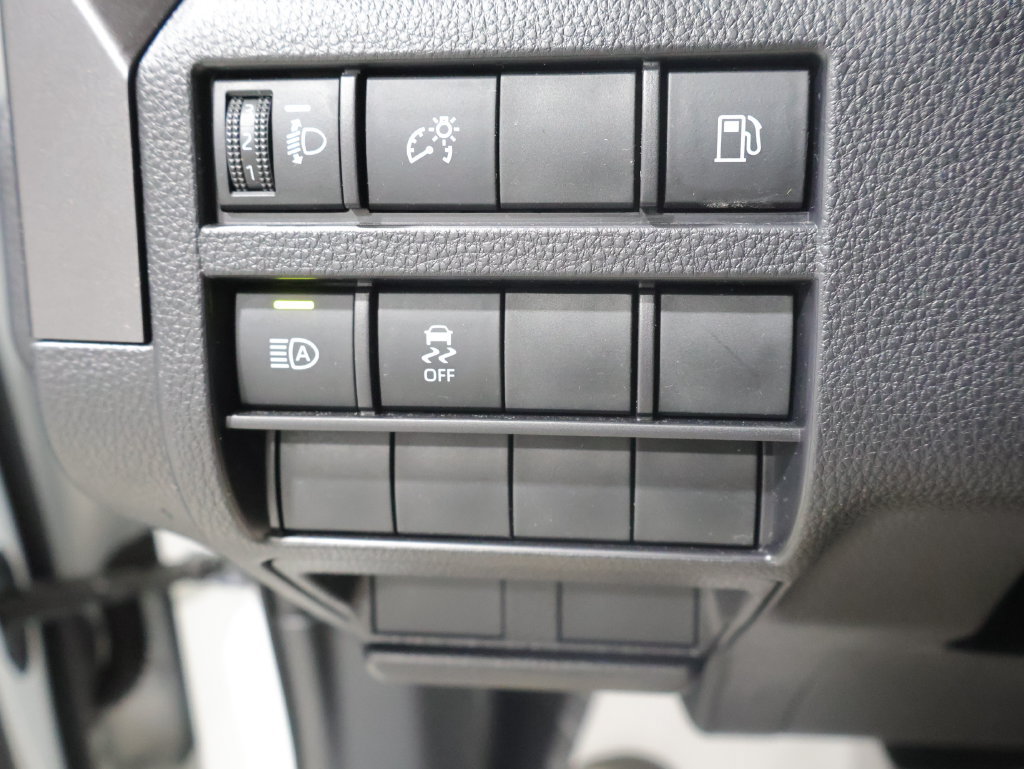 Used 2025 Toyota 4Runner SR5 AWD/4WD image 32