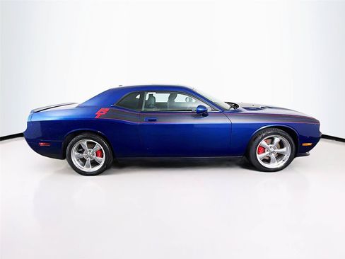 Used 2010 Dodge Challenger R/T RWD image 12