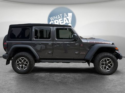 Used 2024 Jeep Wrangler Unlimited Rubicon w/ Convenience Group AWD/4WD image 2