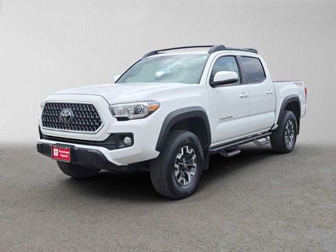 Used 2019 Toyota Tacoma TRD Off-Road AWD/4WD image 7