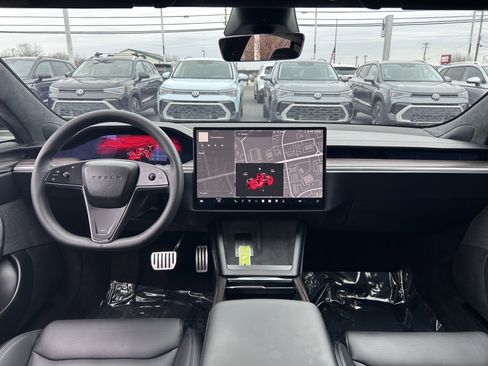 Used 2023 Tesla Model S Base image 9