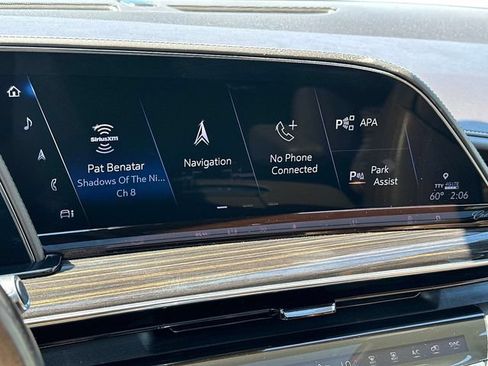 Used 2021 Cadillac Escalade Premium Luxury w/ LPO, Illumination Package AWD/4WD image 30