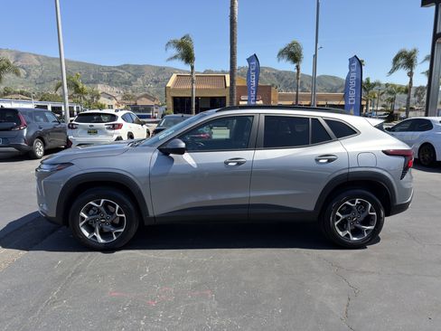 Used 2024 Chevrolet Trax LT FWD image 5