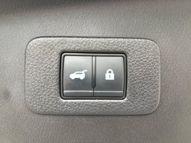 Used 2023 Nissan Armada SL w/ Captain's Chairs Package AWD/4WD image 25