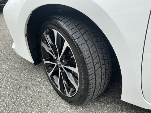 Used 2019 Toyota Corolla SE FWD image 9