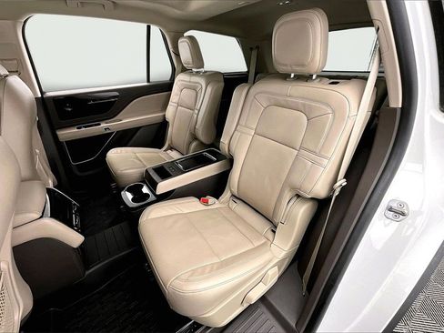 Used 2023 Lincoln Aviator Reserve w/ Equipment Group 201A image 26