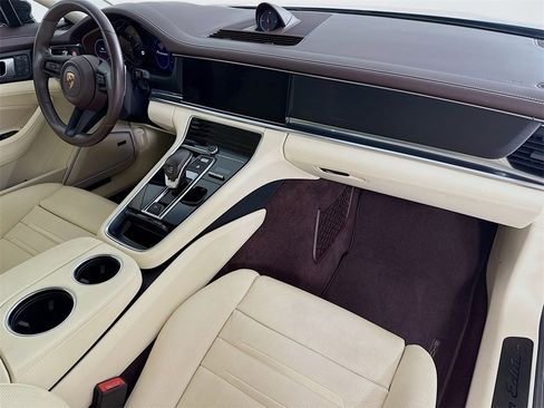 Used 2023 Porsche Panamera Platinum Edition image 31