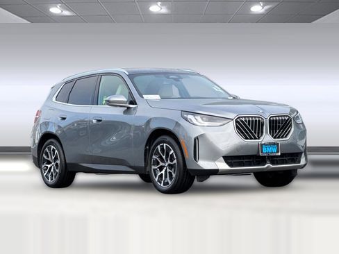 Used 2025 BMW X3 xDrive30i w/ Premium Package image 6