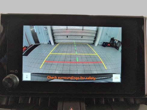 Used 2025 Toyota RAV4 XLE AWD/4WD image 14