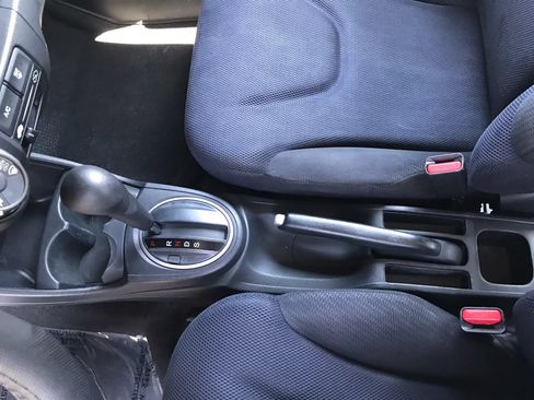 Used 2013 Honda Fit Sport image 24