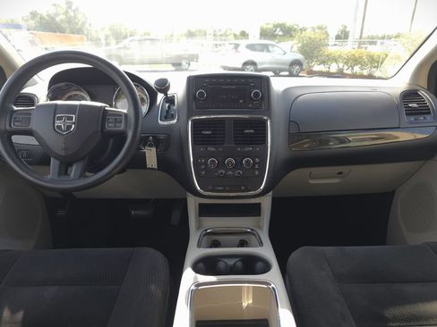 Used 2015 Dodge Grand Caravan SXT FWD image 14