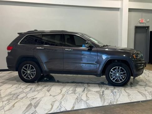 Used 2017 Jeep Grand Cherokee Limited w/ Luxury Group II RWD image 5