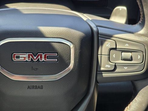 Used 2022 GMC Sierra 1500 AT4 w/ Technology Package AWD/4WD image 18