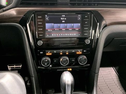 Used 2020 Volkswagen Passat 2.0T SEL image 15