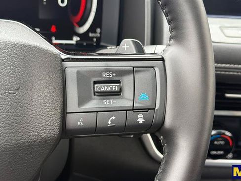 Used 2025 Nissan Rogue Platinum w/ Platinum Premium Package AWD/4WD image 32