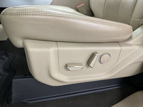 Used 2018 Ford F150 Lariat w/ Equipment Group 502A Luxury AWD/4WD image 13