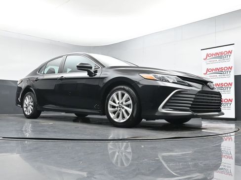 Used 2023 Toyota Camry LE FWD image 32