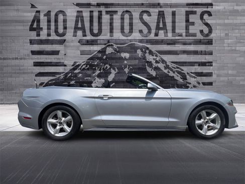 Used 2019 Ford Mustang Convertible image 2
