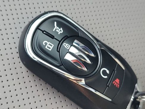 Used 2024 Buick Envista Avenir image 39