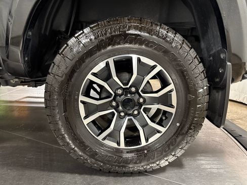 Used 2022 Toyota Tacoma TRD Sport w/ TRD Premium Sport Package AWD/4WD image 12
