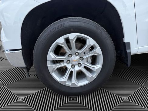 Used 2025 Chevrolet Silverado 1500 LTZ AWD/4WD image 9