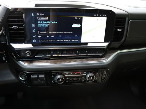 Used 2025 Chevrolet Silverado 2500 LT w/ Convenience Package AWD/4WD image 21