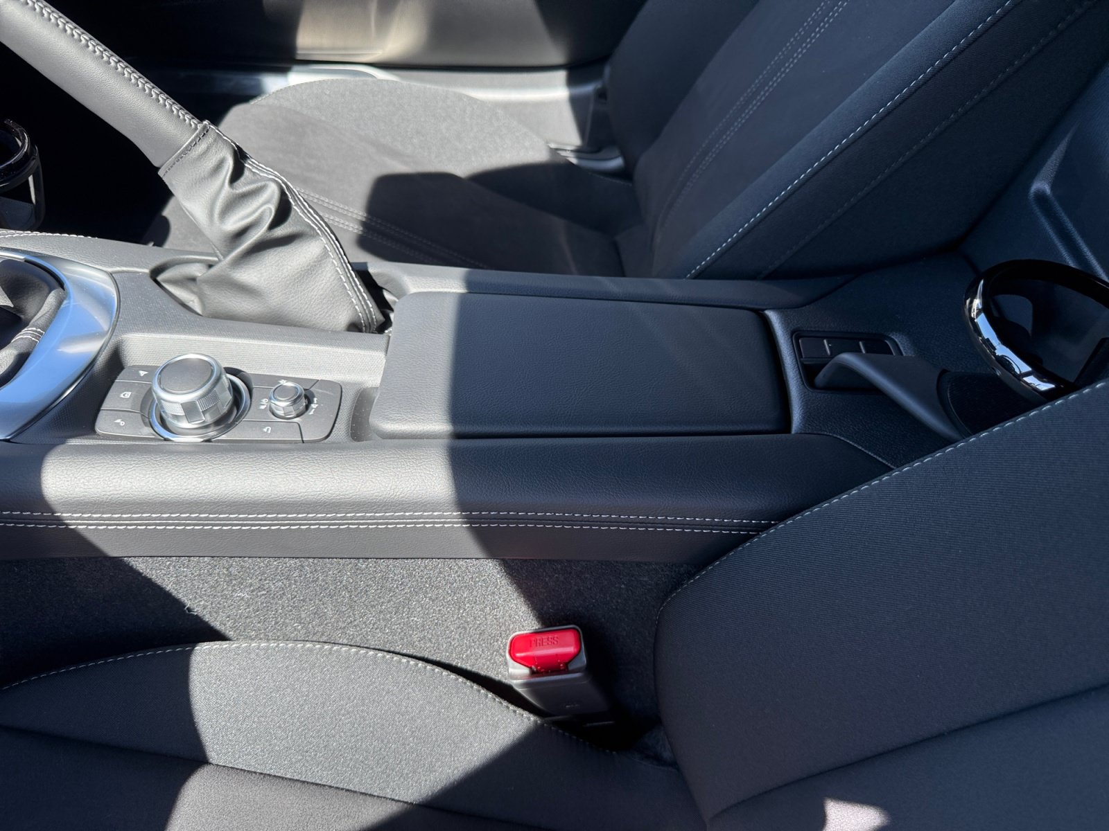New 2026 MAZDA MX-5 Miata Club w/ Interior Package RWD image 14