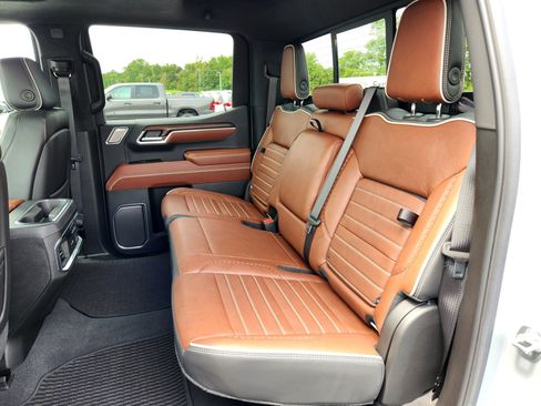Used 2025 GMC Sierra 1500 Denali Ultimate AWD/4WD image 12