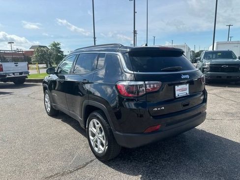 Used 2024 Jeep Compass Latitude AWD/4WD image 5