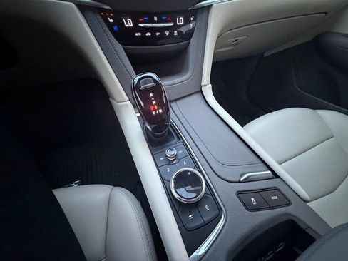 Used 2021 Cadillac XT5 Premium Luxury FWD image 23