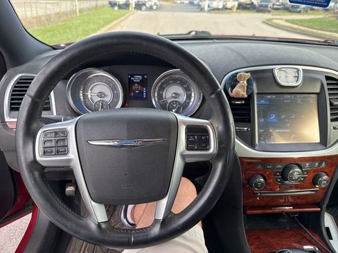 Used 2012 Chrysler 300 Limited image 7