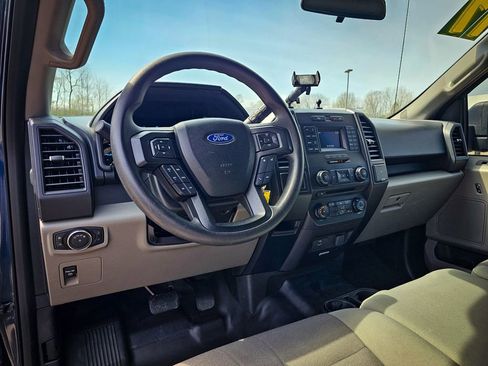 Used 2017 Ford F150 XL w/ Equipment Group 101A Mid AWD/4WD image 14