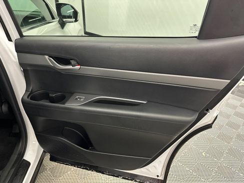 Used 2025 Hyundai Palisade SE FWD image 16