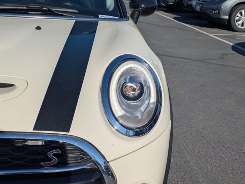 Used 2017 MINI Cooper S image 12